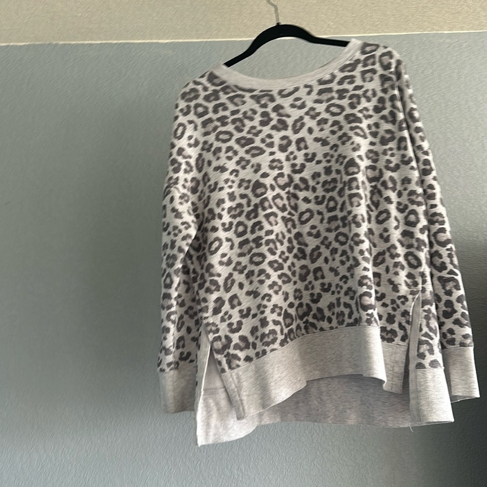 Cheetah print crewneck sweatshirt